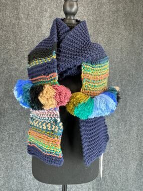 BCBGMAXAZRIA Scarf NWT Dark Navy Chunky Knit Multicolor Tassel Boho $108